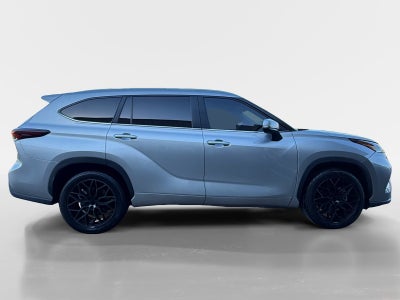 2025 Toyota Highlander XLE