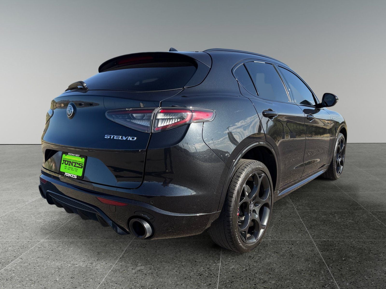 2025 Alfa Romeo Stelvio Base