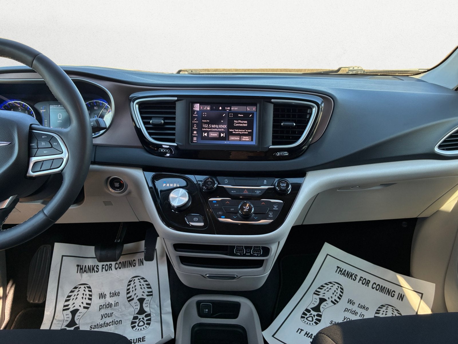 2023 Chrysler Voyager LX