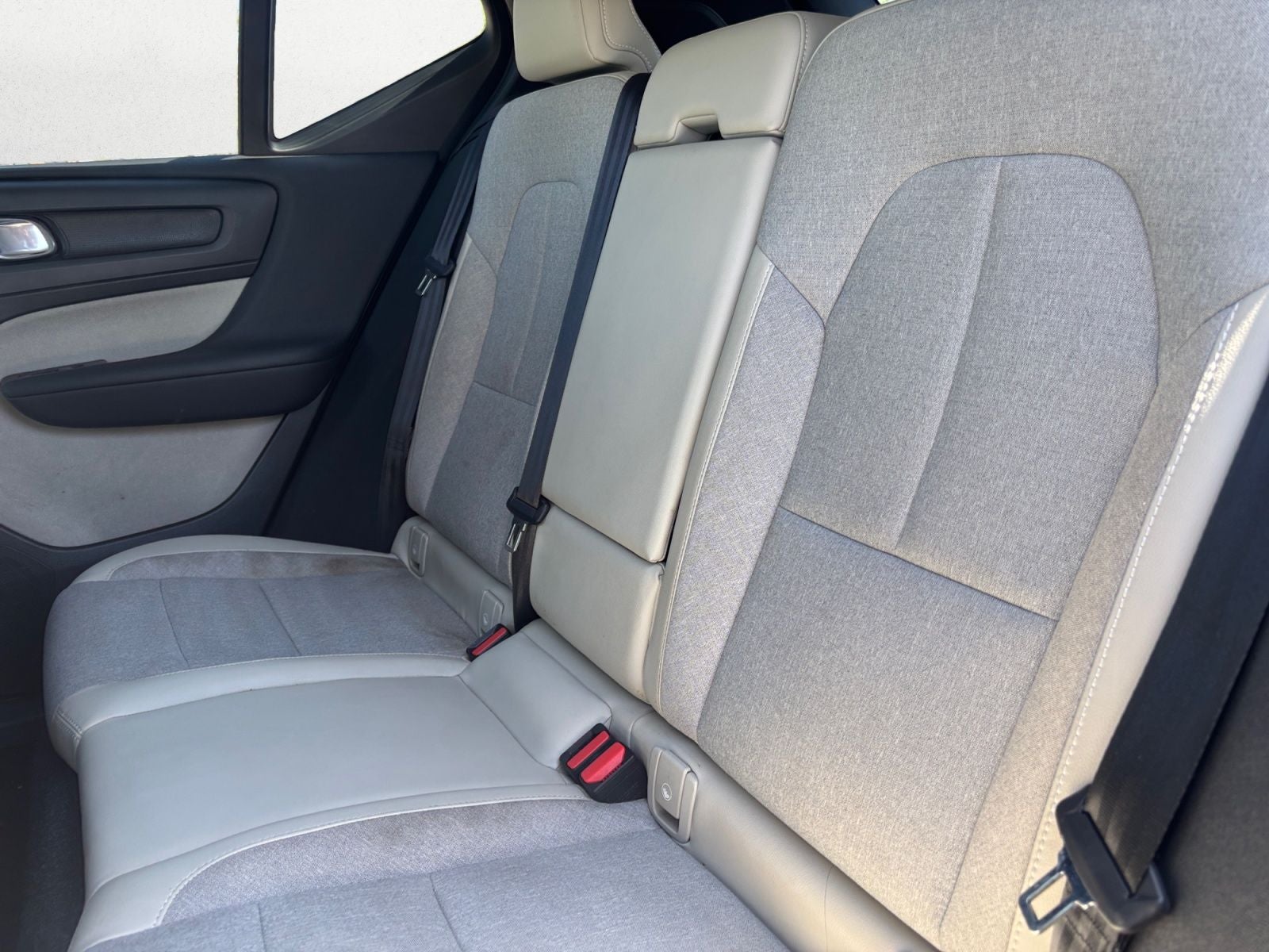 2020 Volvo XC40 Momentum