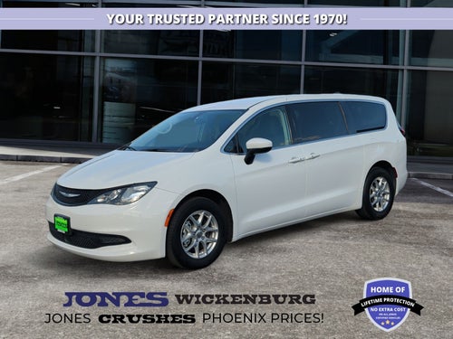 2022 Chrysler Voyager LX