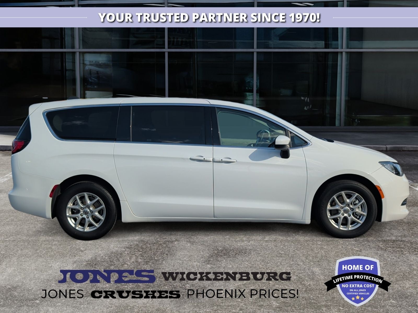2022 Chrysler Voyager LX