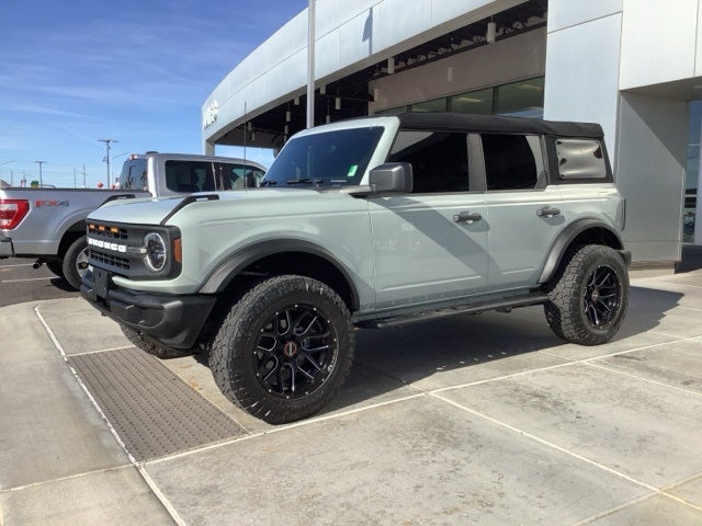 2023 Ford Bronco Base