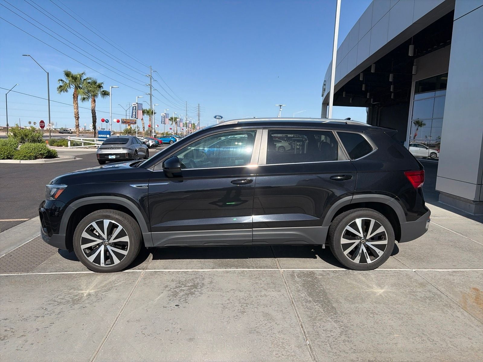 Used 2024 Volkswagen Taos SE with VIN 3VVSX7B26RM062560 for sale in Buckeye, AZ
