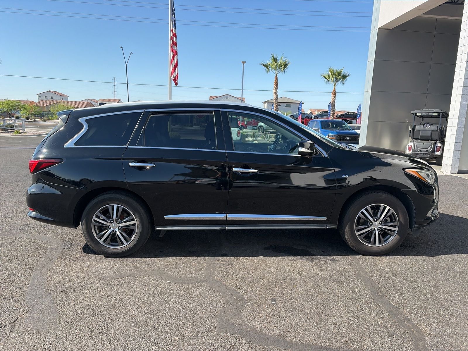 2019 INFINITI QX60 LUXE