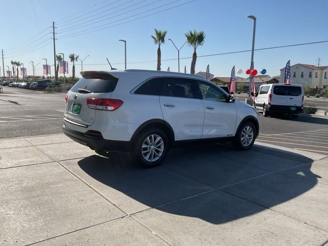 2016 Kia Sorento LX