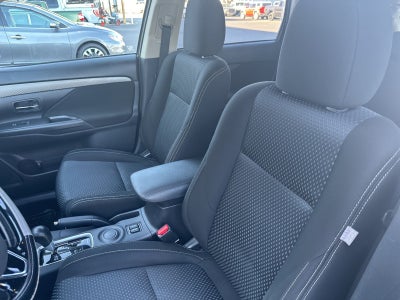 2016 Mitsubishi Outlander Base