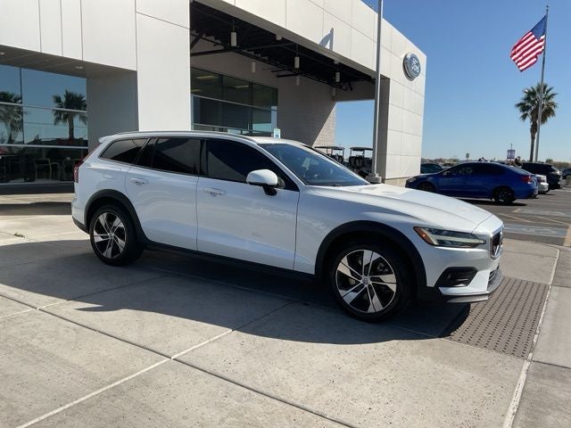 2021 Volvo V60 Cross Country T5