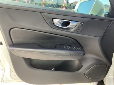 2021 Volvo V60 Cross Country T5