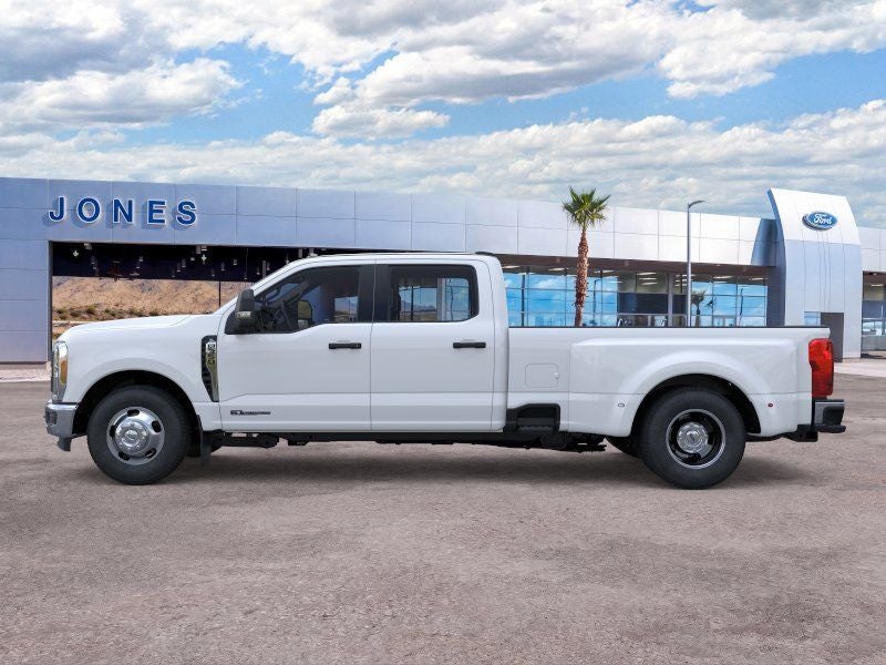 2026 Ford Super Duty F350 4X2 CREW/C