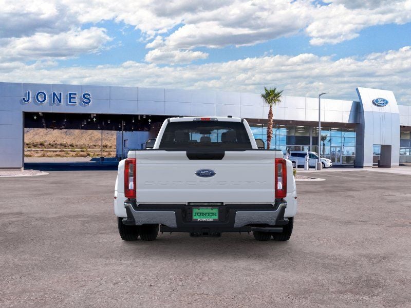 2026 Ford Super Duty F350 4X2 CREW/C